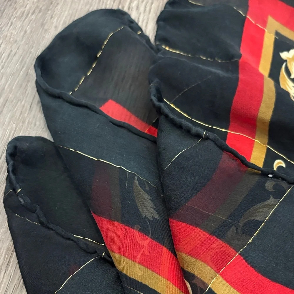 Source Unknown luxurious scarf